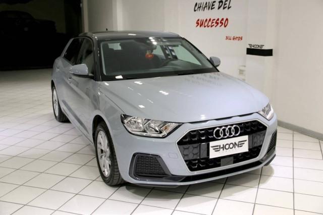 Audi A1 25 1.0 tfsi Identity Black s-tronic