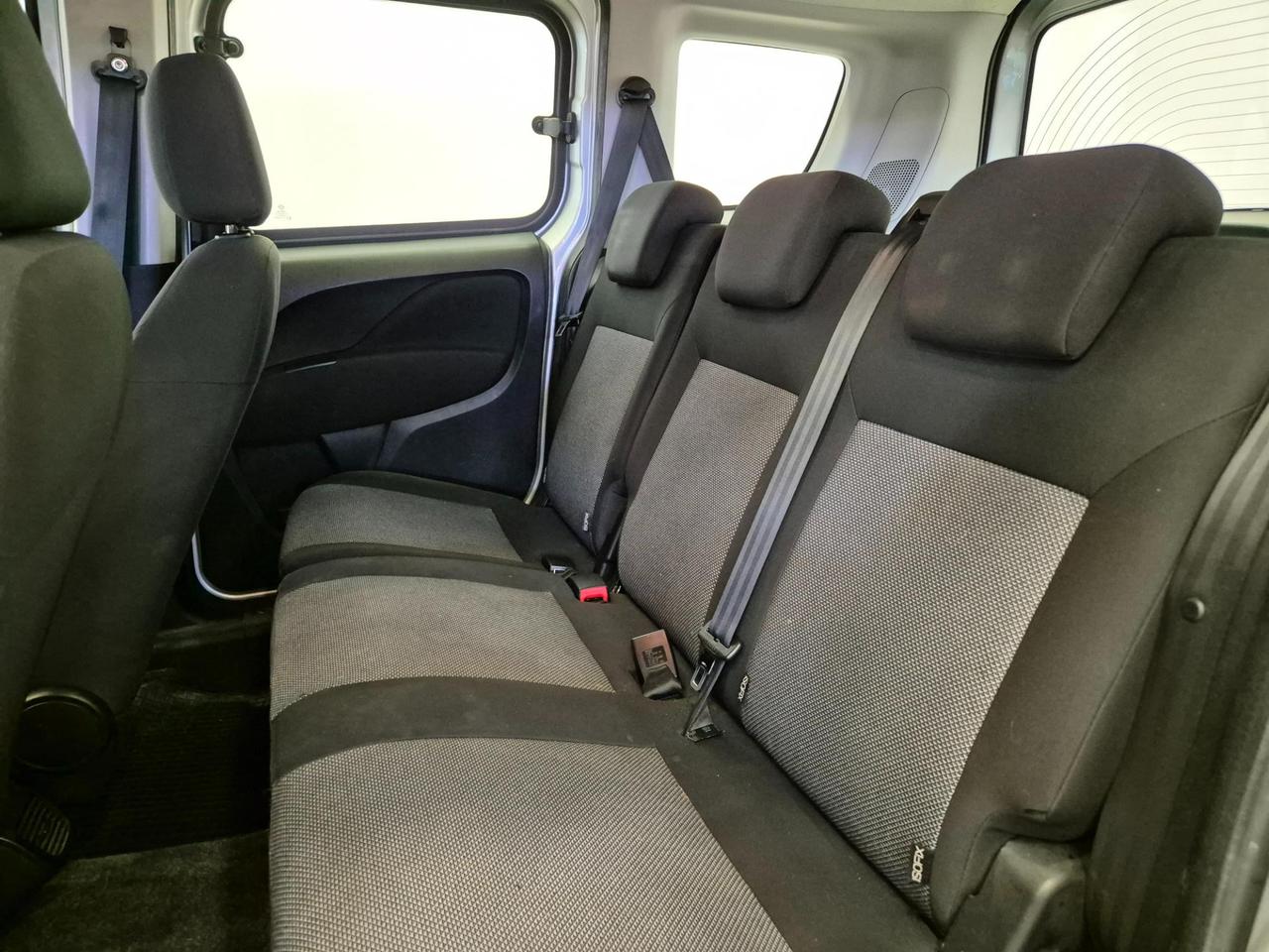 Fiat Doblo 1.4 16v Pop 95cv -NEOPATENTATI - UNIPROPRIETARIO - Sens. Park.