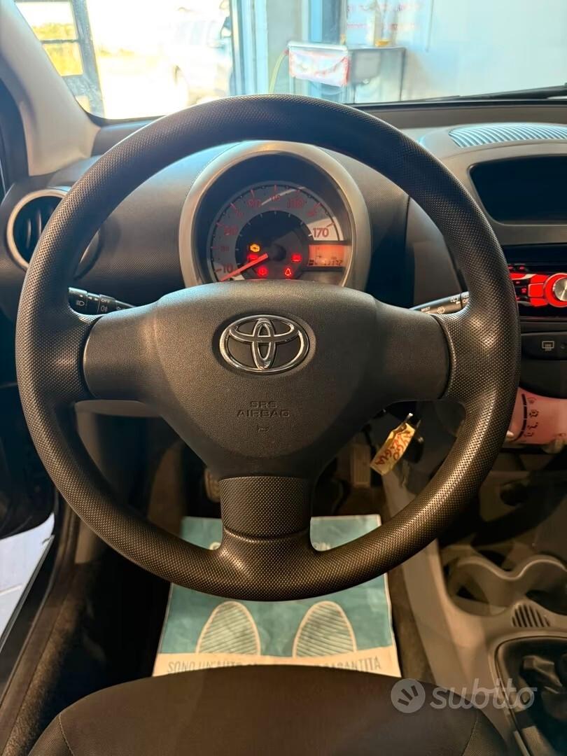 Toyota Aygo - 70 MILA KM - NEOPATENTATI