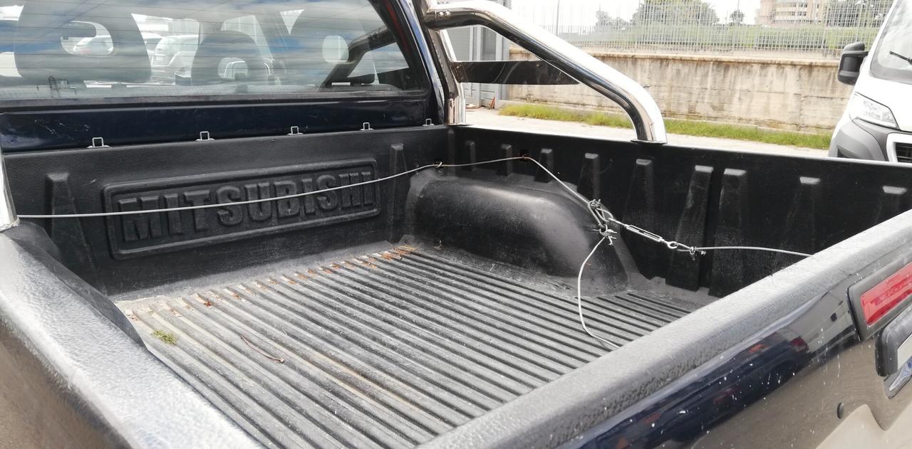 Mitsubishi L200 2.5 TD 4WD Double Cab AUT+GANCIO