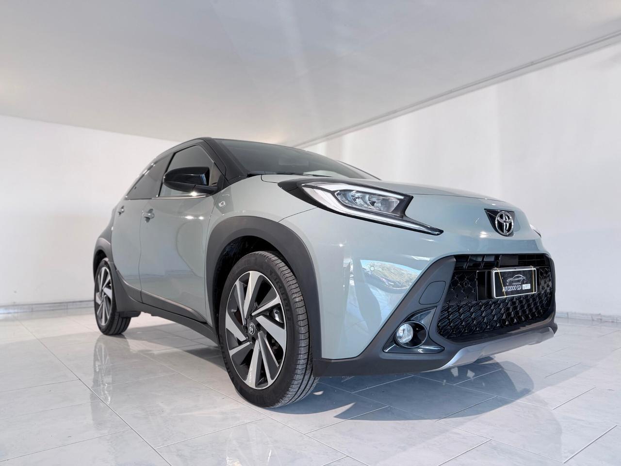 TOYOTA AYGO X LOUNGE NEOPATENTATI