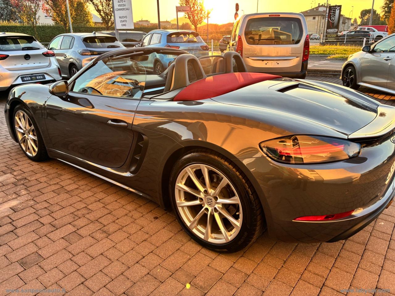 PORSCHE 718 Boxster