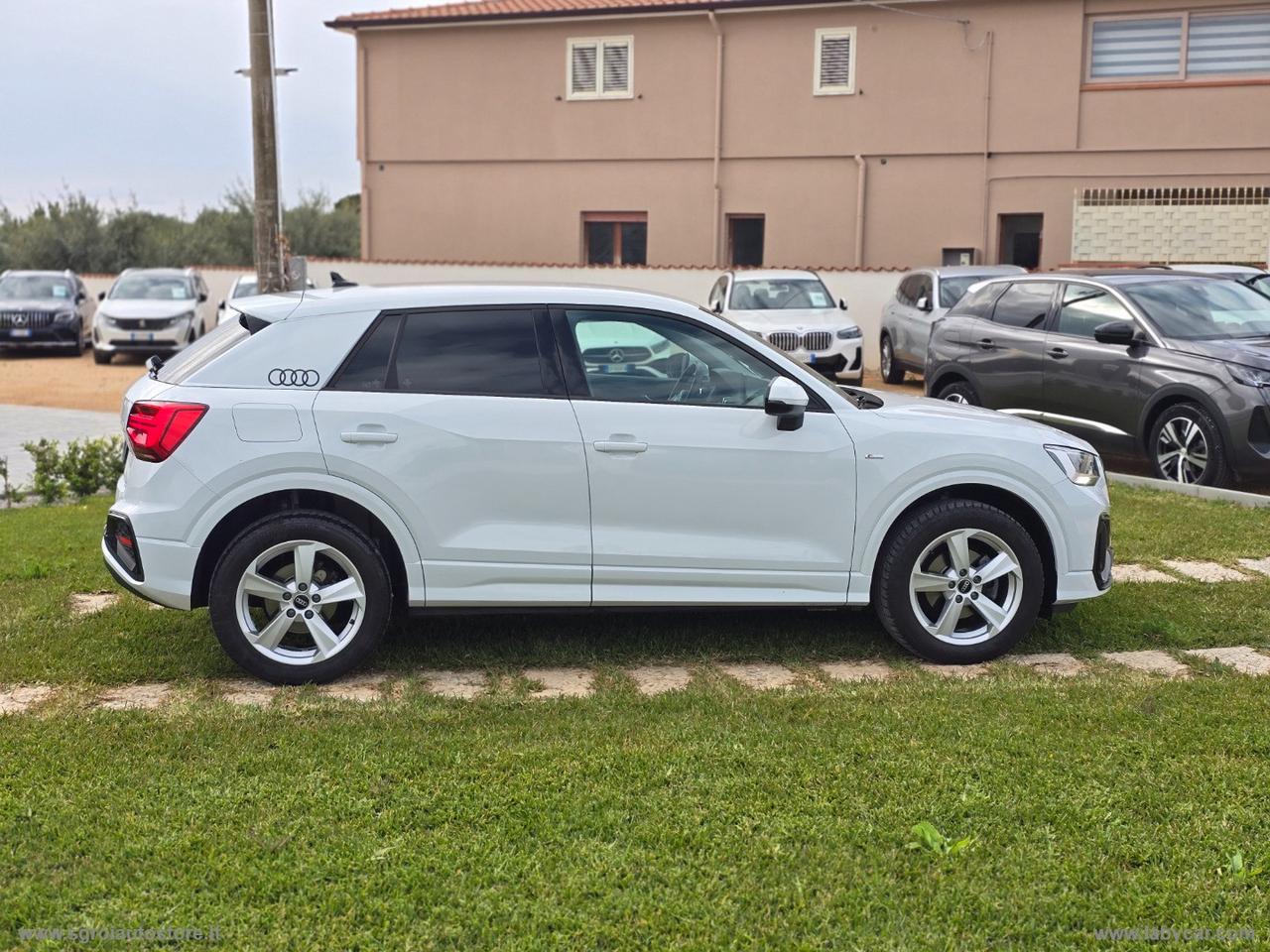 AUDI Q2 30 TDI S line Edition