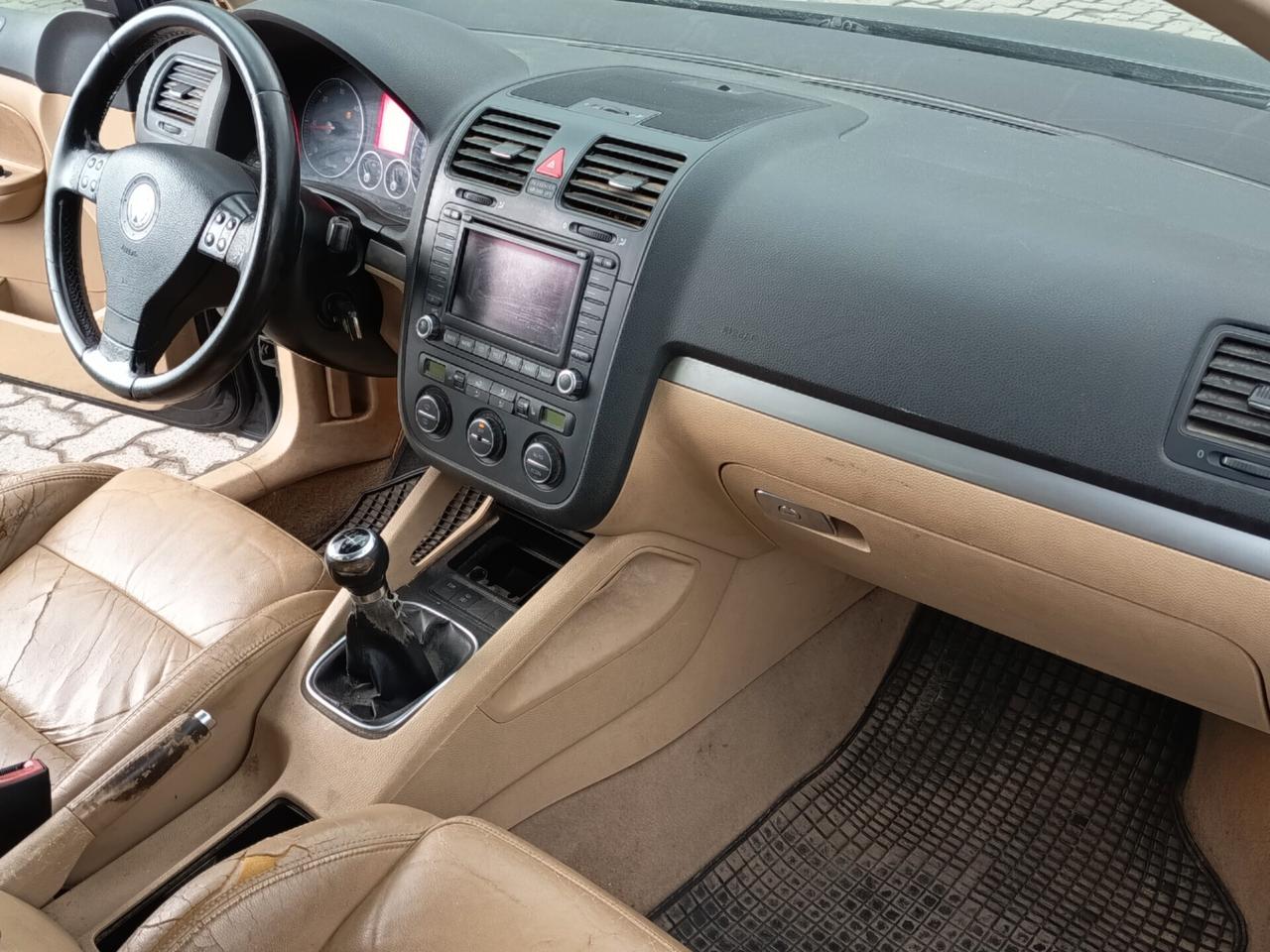 Volkswagen Golf 2.0 TDI DPF 4mot. 5p. Sportline