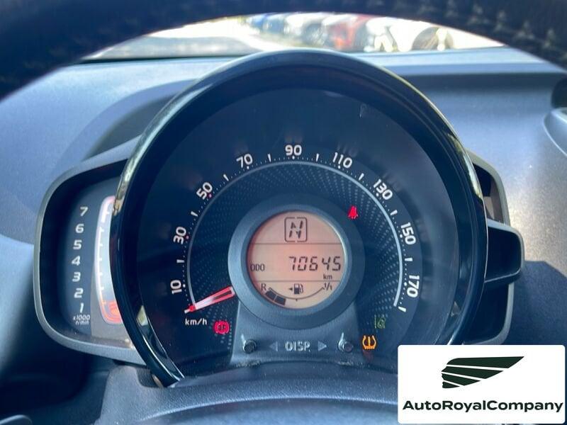 Toyota Aygo 1.0 VVT-i x-clusiv red style MMT