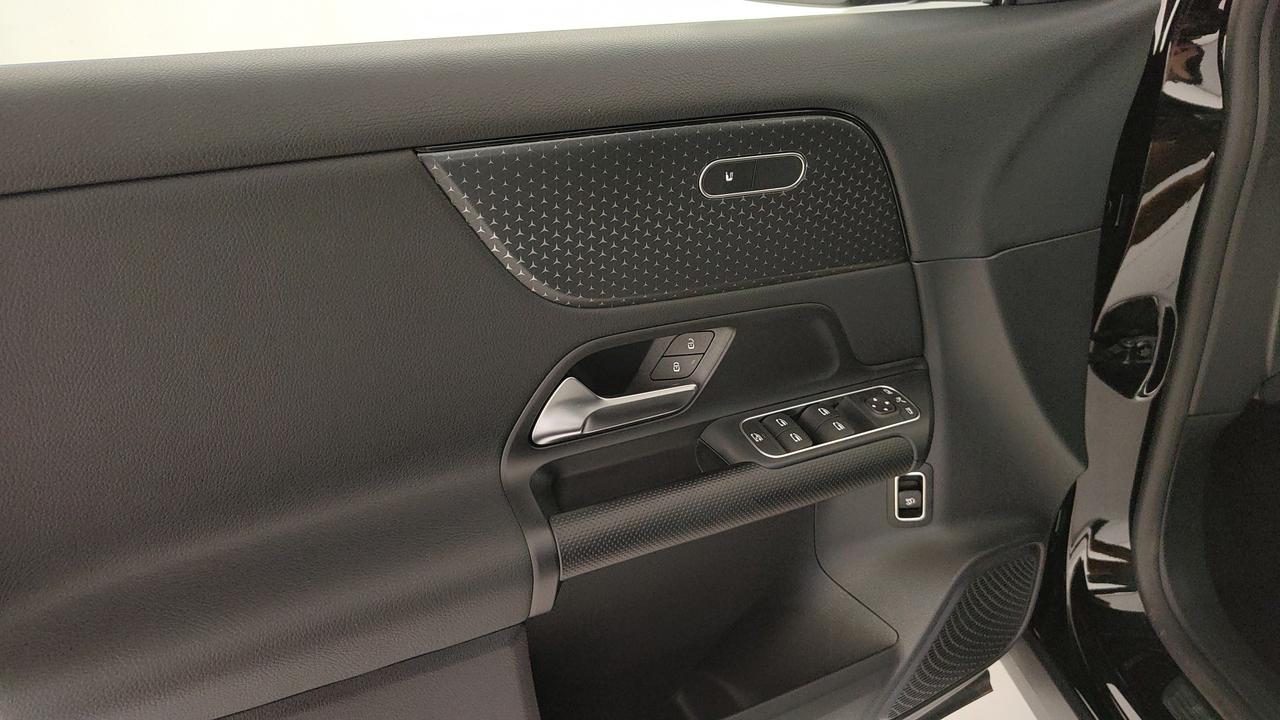 Mercedes-Benz GLA 180 d Advanced auto