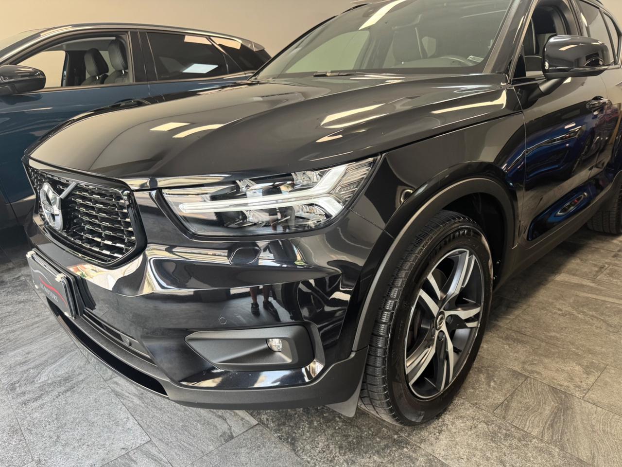 Volvo XC40 D4 2.0 190 Cv AWD R-design Tetto apribile