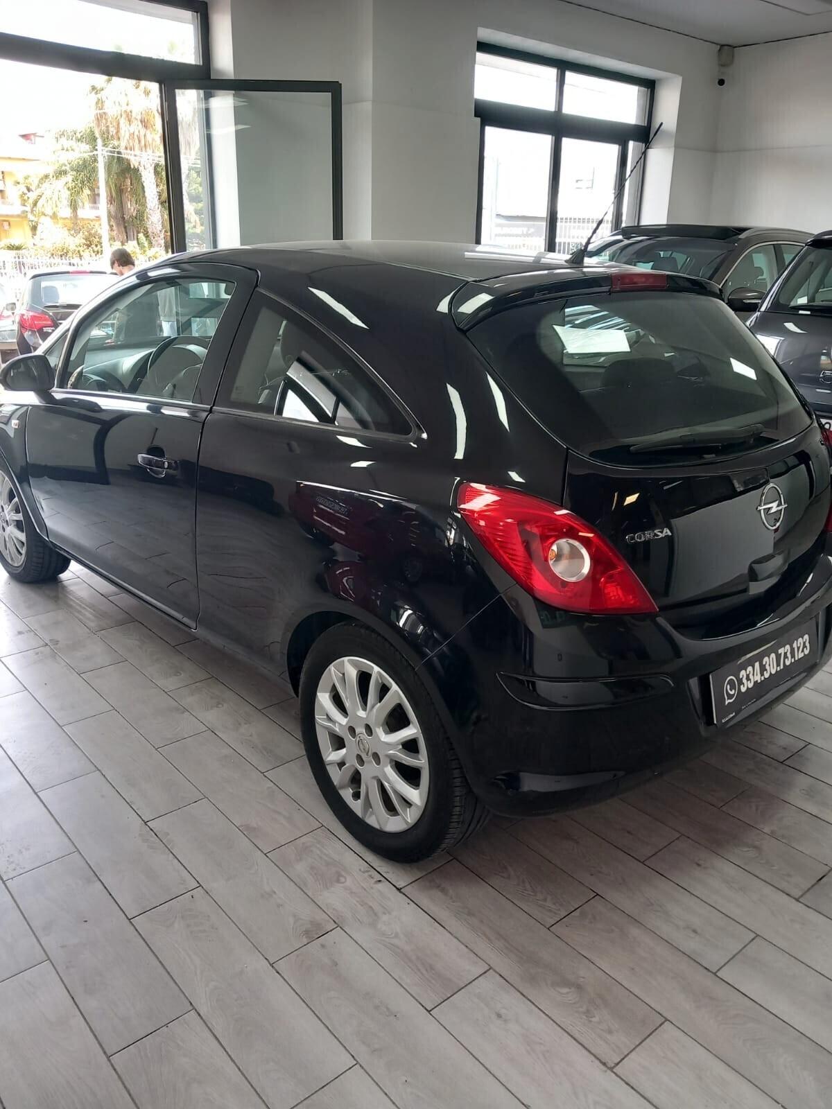 Opel Corsa 1.2 80CV 3 porte GPL-TECH Club