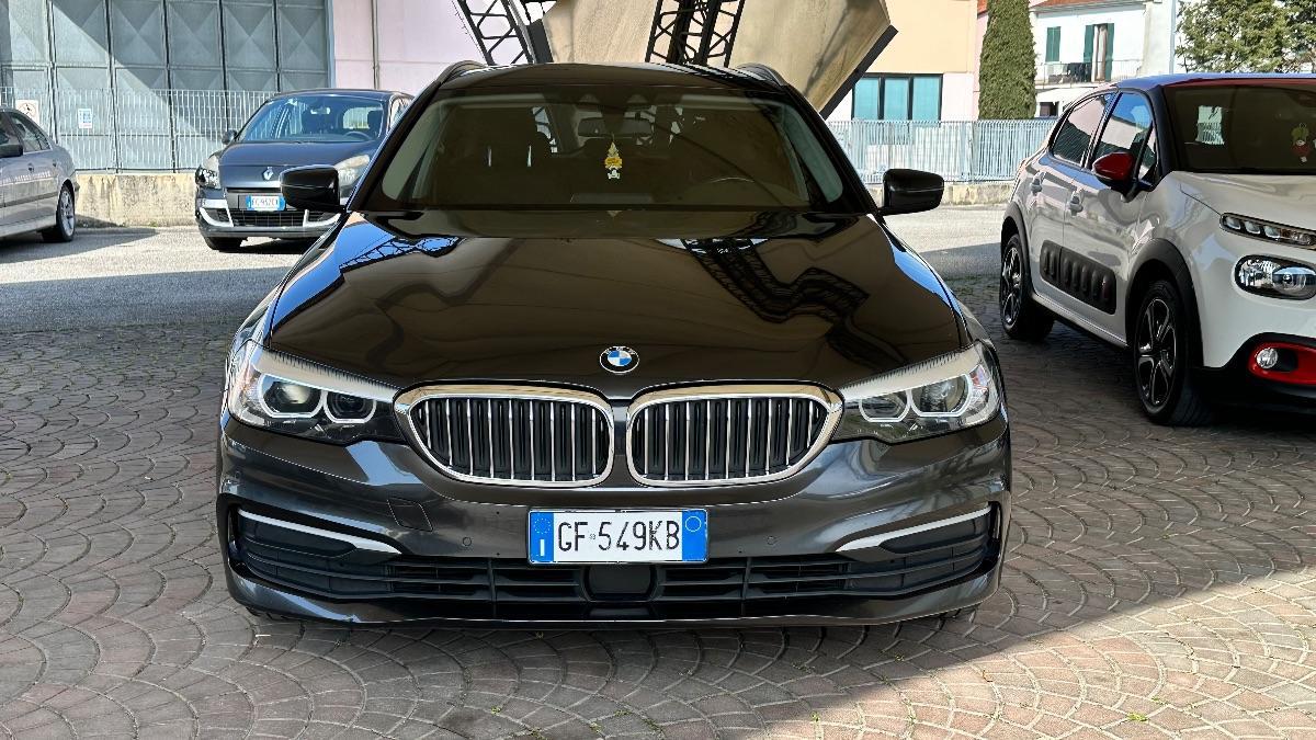 BMW - Serie 5 Touring - 520d X-Drive Touring Luxury