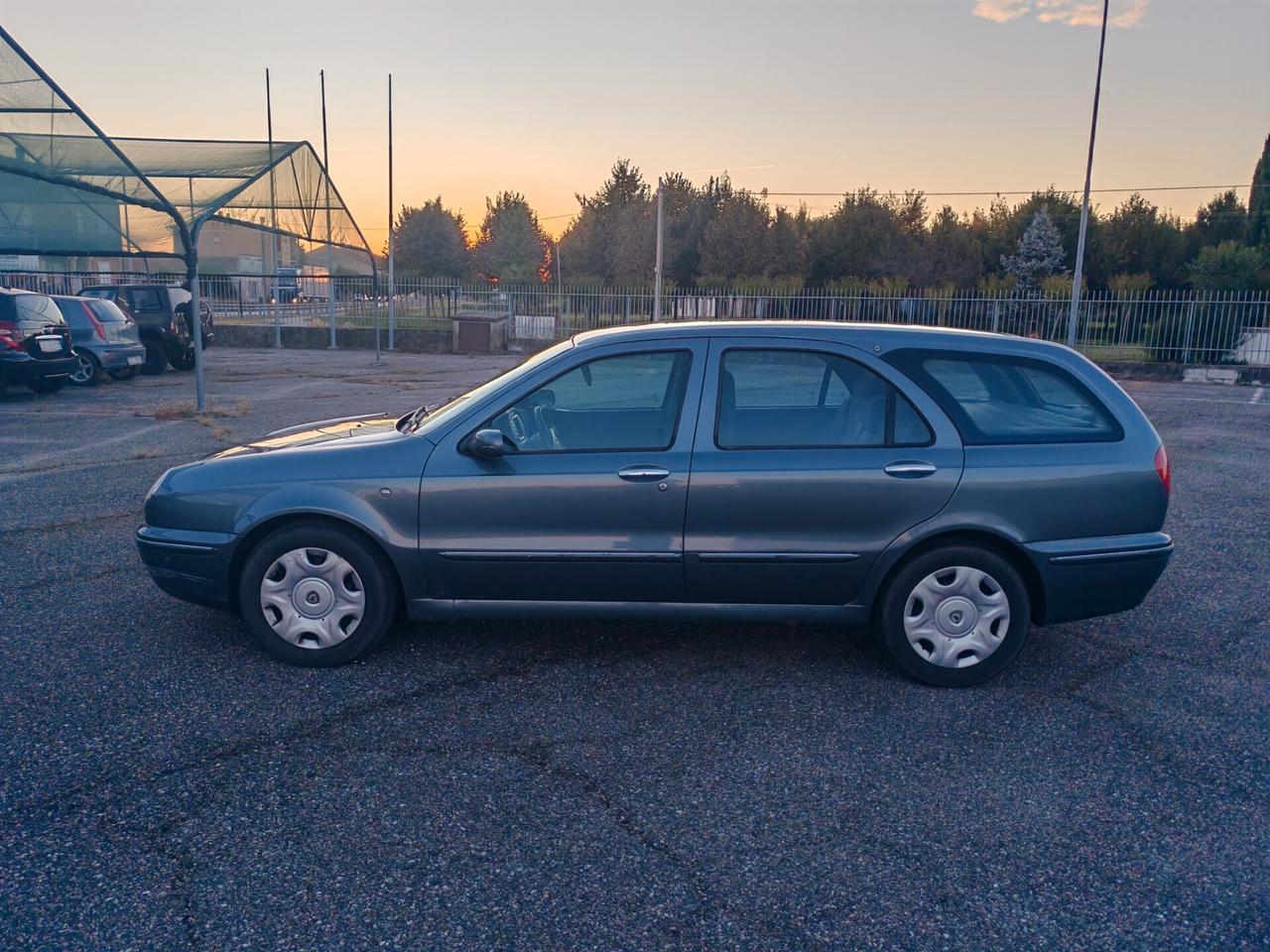 Lancia Lybra 1.9 JTD Station Wagon