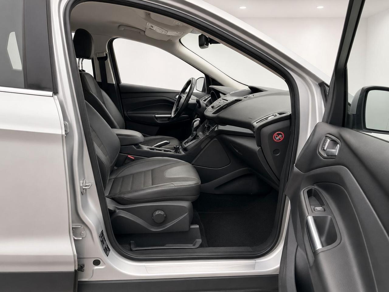 Ford Kuga 2.0 TDCI 150 CV S&S 4WD Powershift Titanium