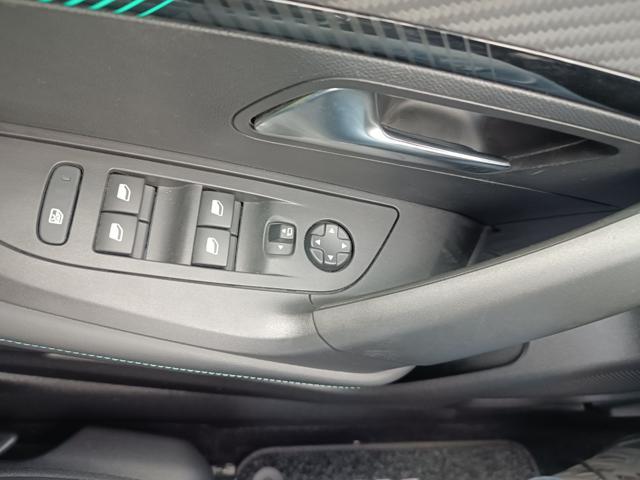 PEUGEOT 2008 BlueHDi 130 S&S EAT8 Allure