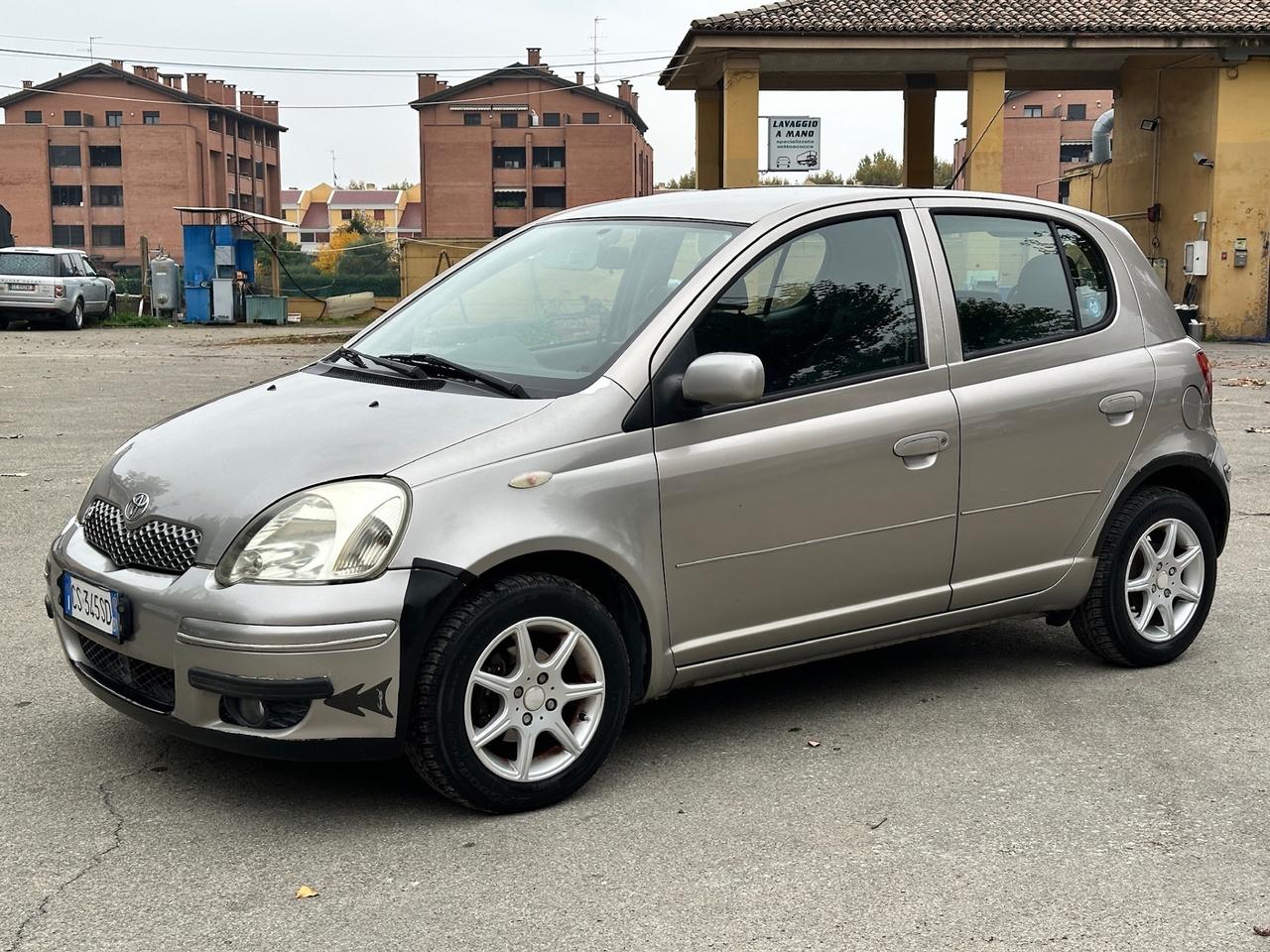 Toyota Yaris 1.0i 16V cat 5 porte Sol X Neopatentati