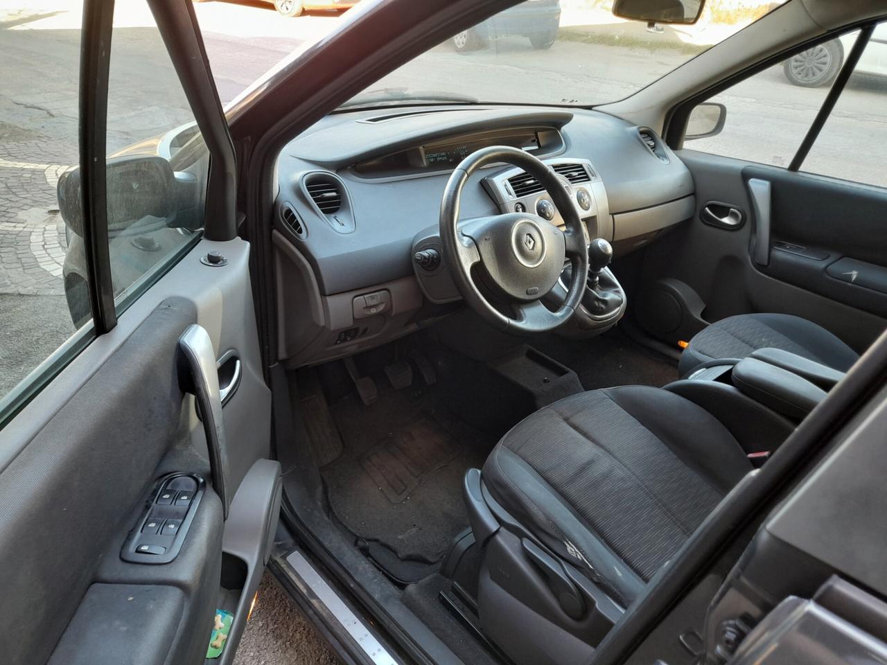 Renault Scenic Scénic 1.5 dCi/105CV Dynamique