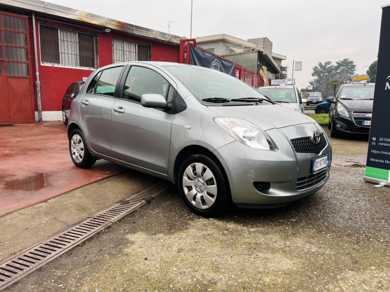 Toyota Yaris 1.0 5 porte Sol