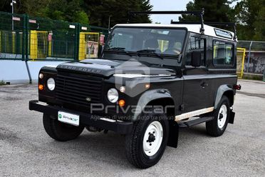 LAND ROVER Defender 90 2.4 TD4 Station Wagon S