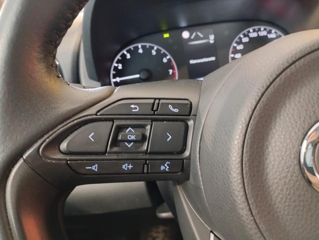 Toyota Yaris 1.0 Business vettura ideale per neopatentati