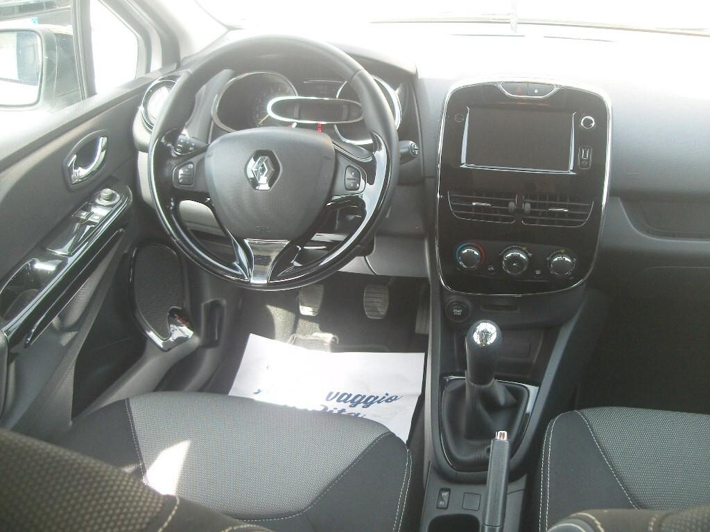 Renault Clio 1.2 75CV Live - 2013