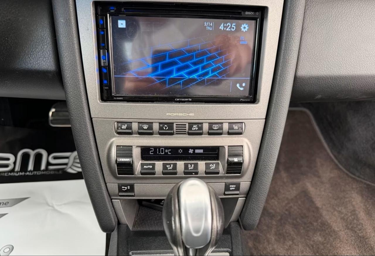 Porsche Cayman S 19 pollici. Fotocamera. Auto. Xenon