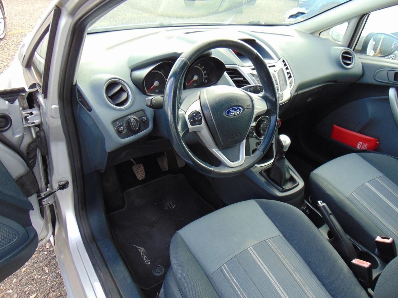 ford fiesta 1.4 disel del 2010