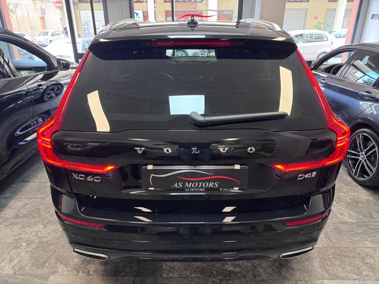 Volvo XC60 2.0 190 D4 AWD R-design IVA esposta