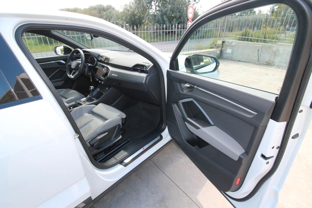 Audi Q3 SPB 45 TFSI e Identity Black|2024