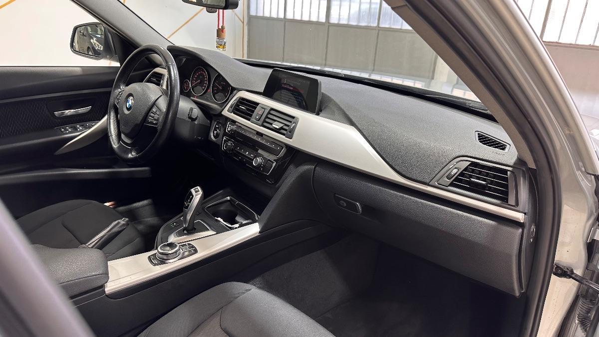 BMW - Serie 3 Touring - 320d Touring Luxury