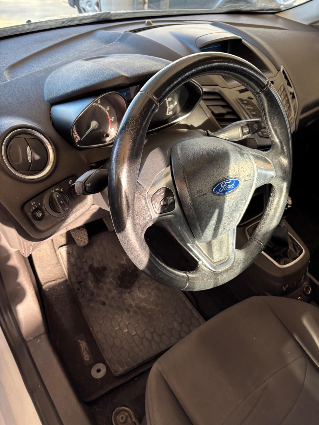 Ford Fiesta 1.0 80CV 5 porte neo patentati