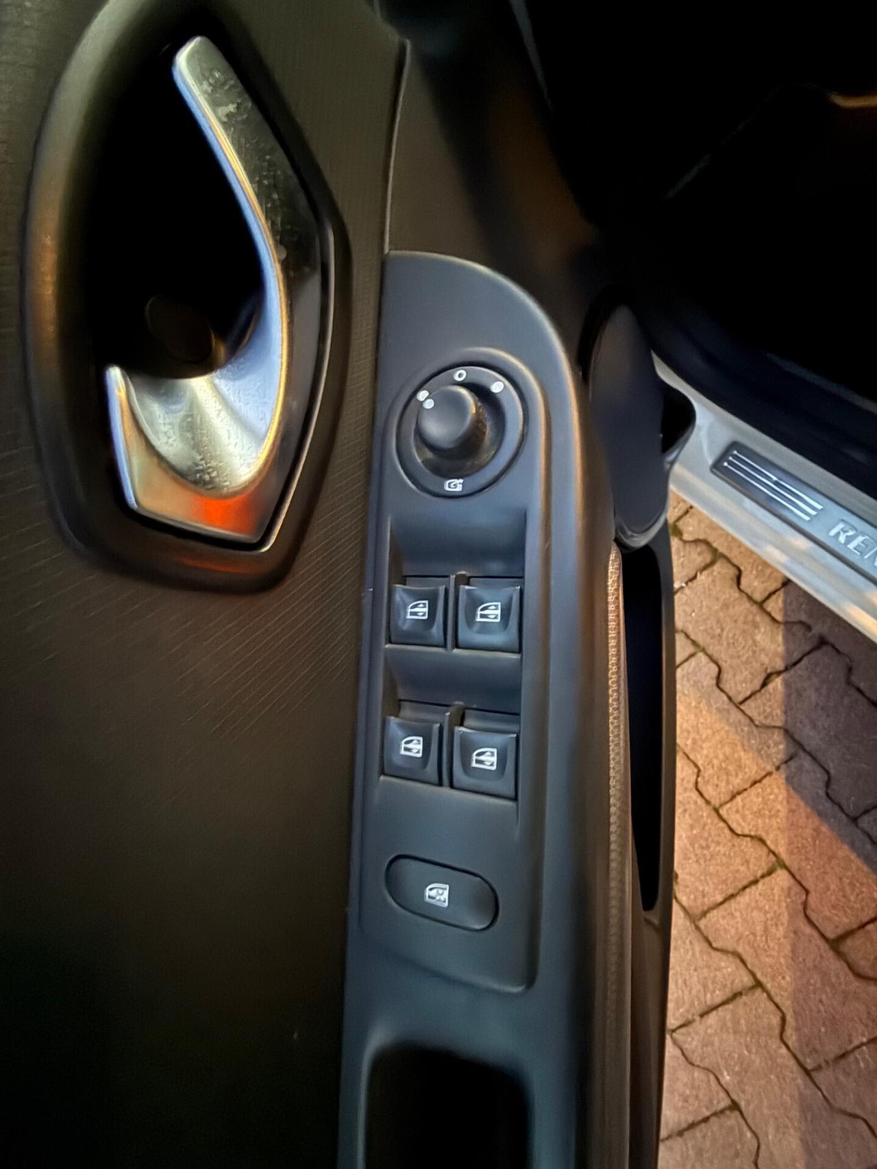 Renault Clio dCi 8V 90CV Start&Stop 5 porte Energy Intens