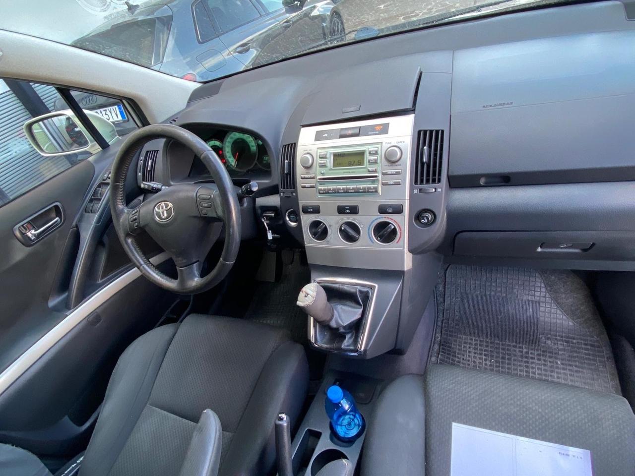Toyota Corolla Verso 2.2 16V D-4D