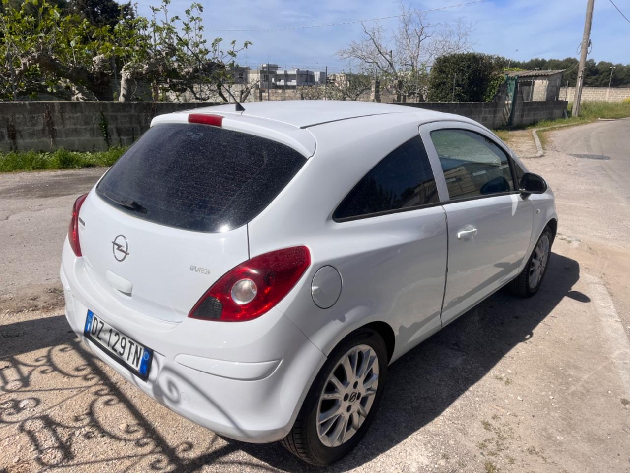Opel Corsa 1.2 80CV 3 porte GPL-TECH Edition