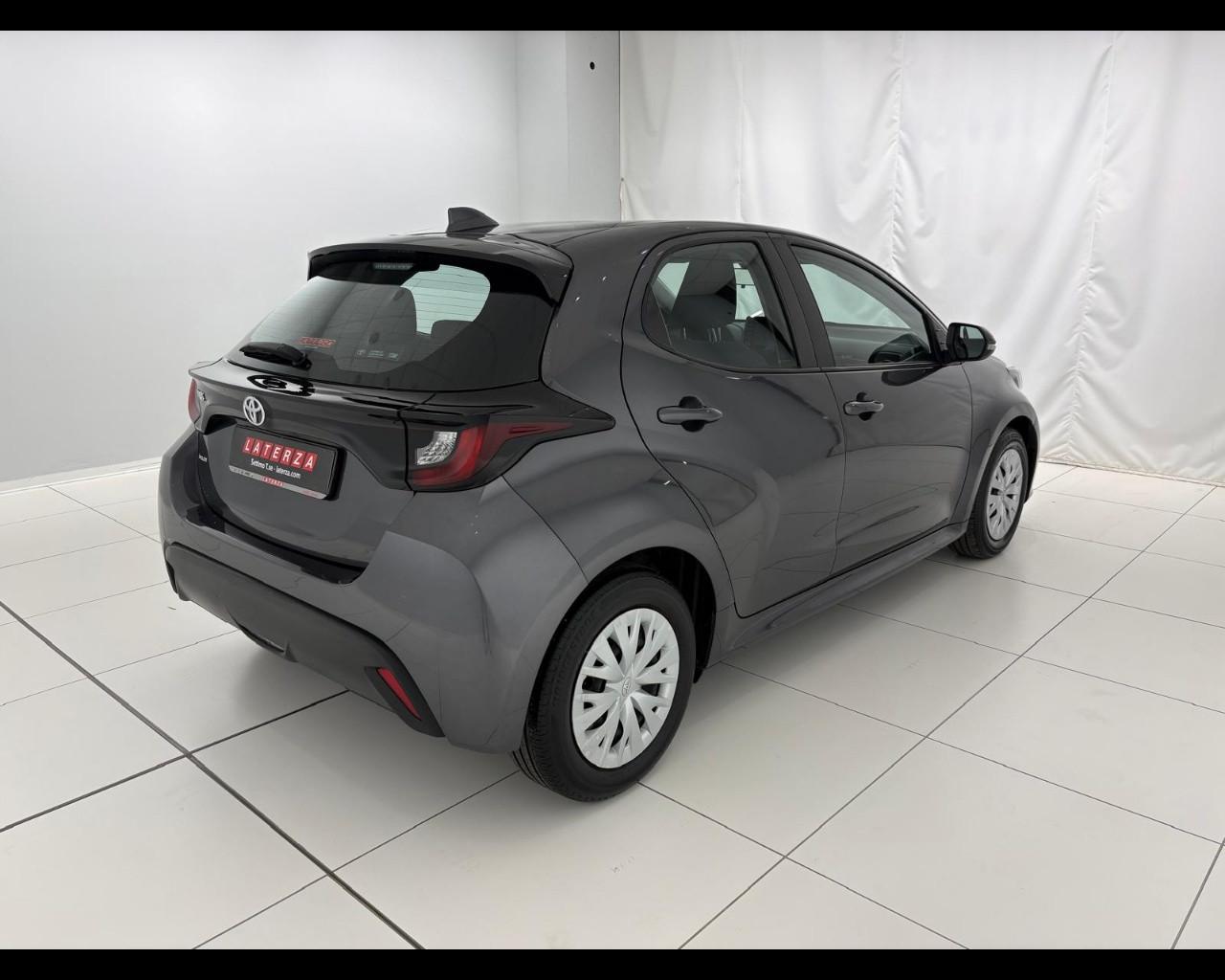 TOYOTA Yaris 1.0 Active
