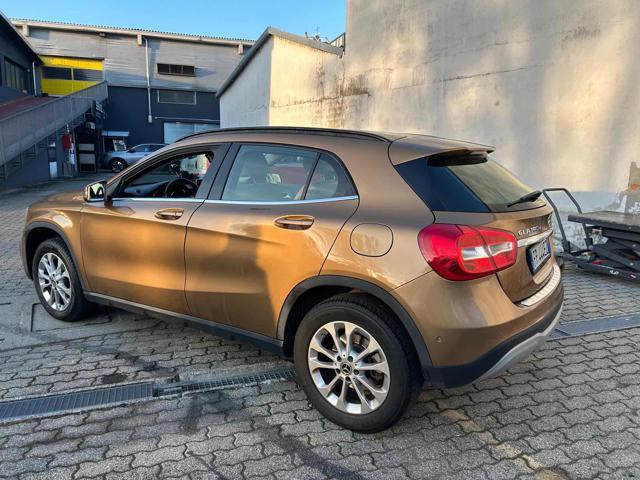 MERCEDES-BENZ GLA 180 Executive