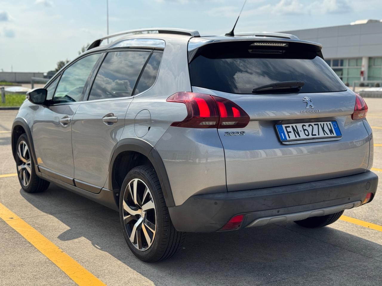 Peugeot 2008 PureTech Turbo 110 S&S Black Matt OK NEOPATENTATI