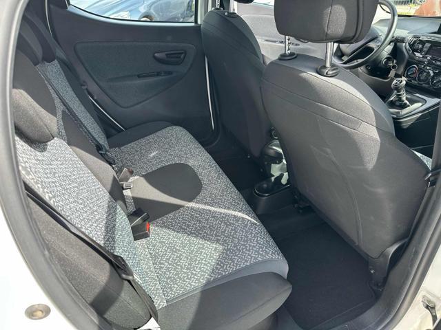 LANCIA Ypsilon 1.0 FireFly 5 porte S&S Hybrid Ecochic Silver