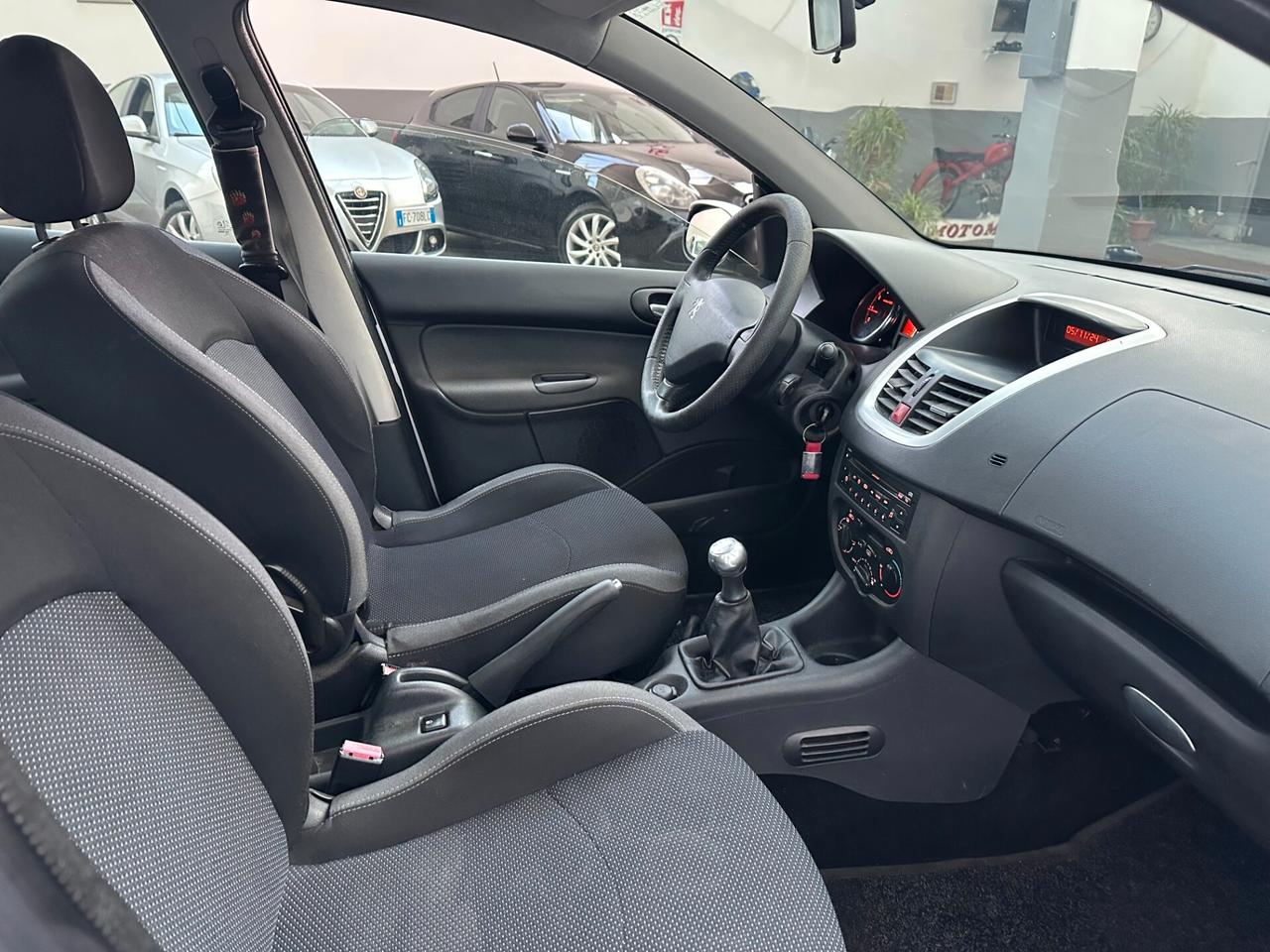 Peugeot 206 Plus, 1.1 Benz (Euro 4), guidabile anche da neopatentati, garantita