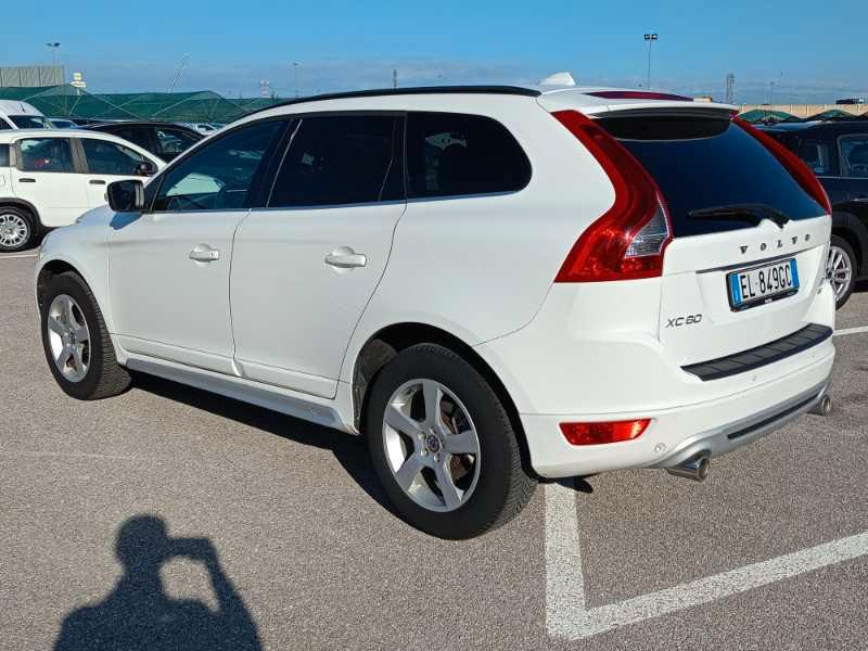 VOLVO XC60 2.4 d4 (d3) R-design awd 163cv geartronic