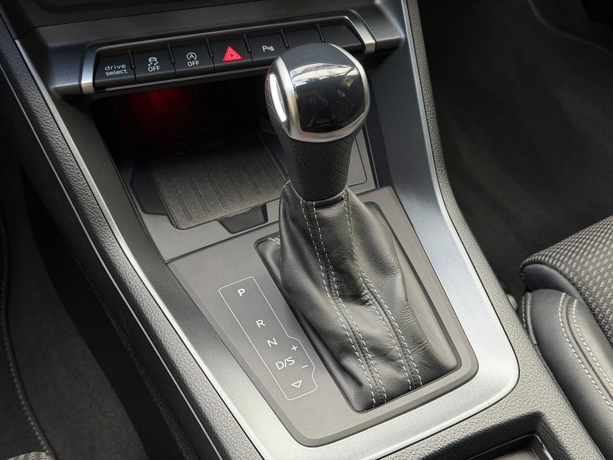 Audi Q3 Sportback 40 TDI Quattro S-line Identity Black 200 CV