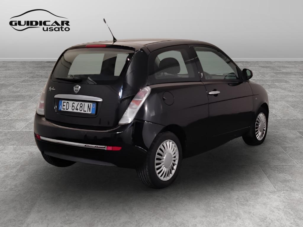 LANCIA Ypsilon II 2007 - Ypsilon 1.2 8v New Oro (oro)