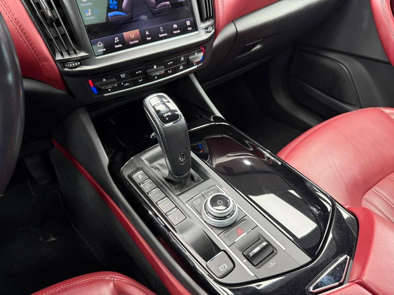 Maserati Levante MHEV 330 CV AWD Executive (692)
