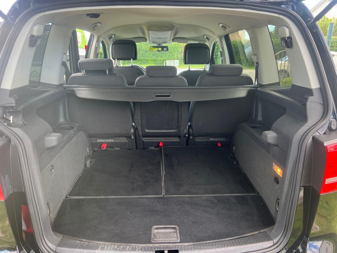 VW Touran 1.6TDI 105CV 7POSTI-2015"KM CERTIFICATI"