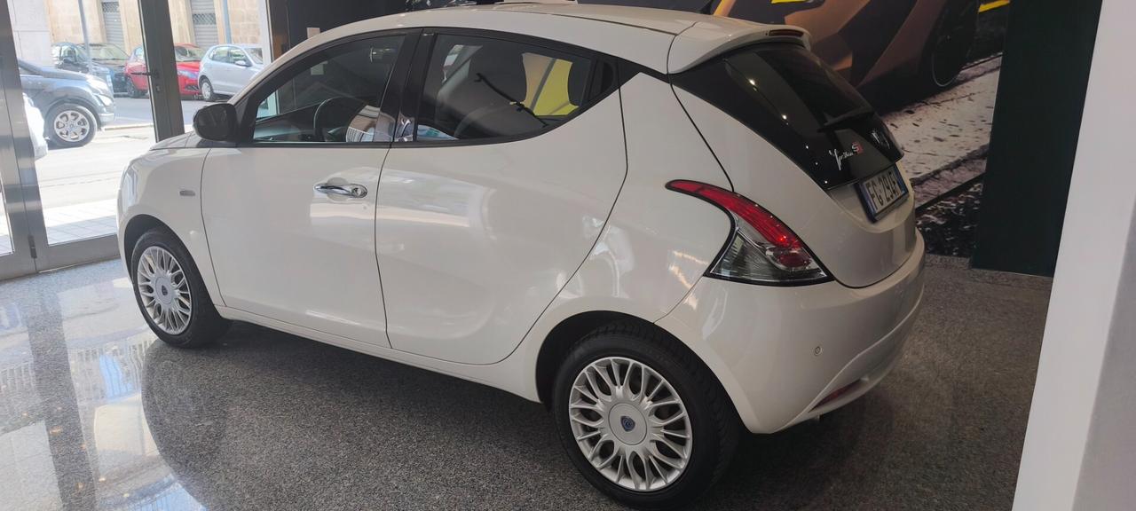 Lancia Ypsilon 1.2 69CV Gold SENSORI 2016