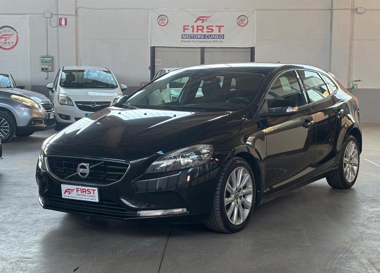Volvo V40 D2 1.6 Summum