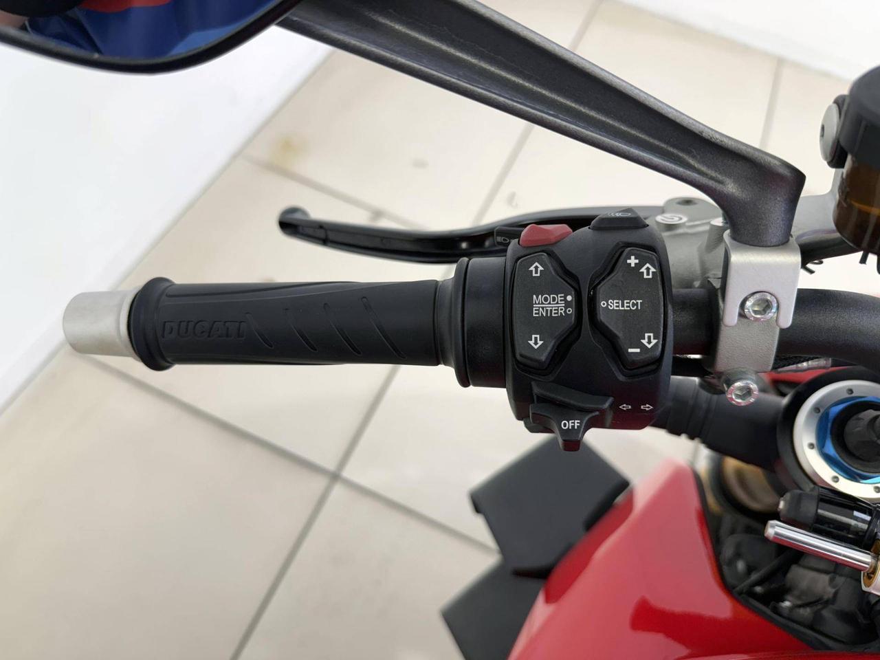 DUCATI Streetfighter V4 1100 Streetfighter V4 S 1100