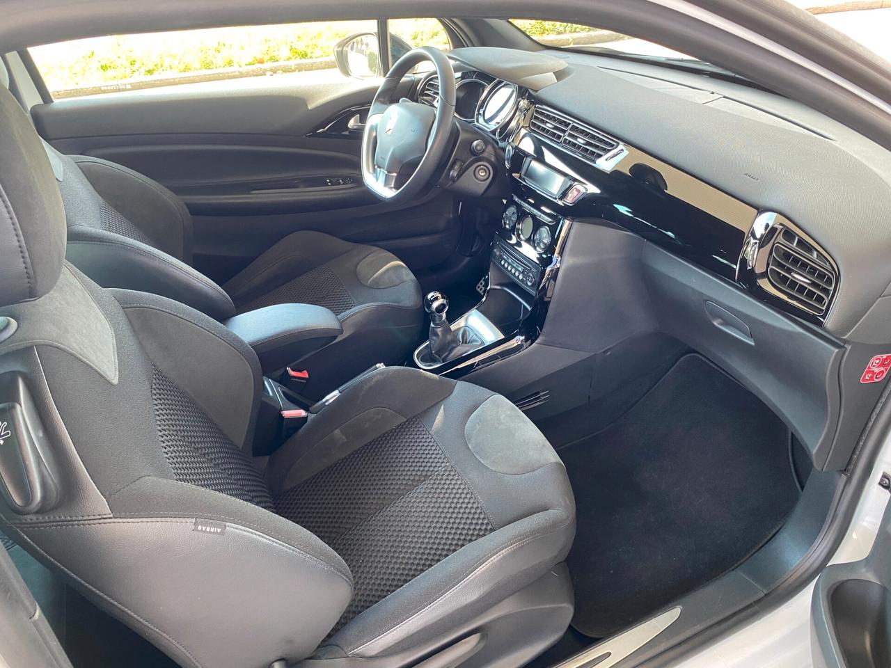 Ds DS3 DS 3 1.2 VTi 82 Just Black