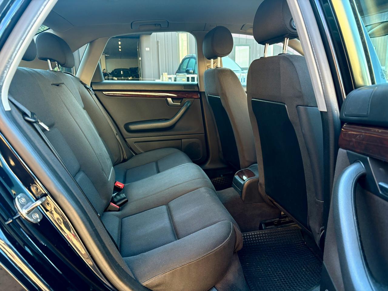 Audi A4 1.6 benz.-U.Propr-129000km-EURO 4-2003