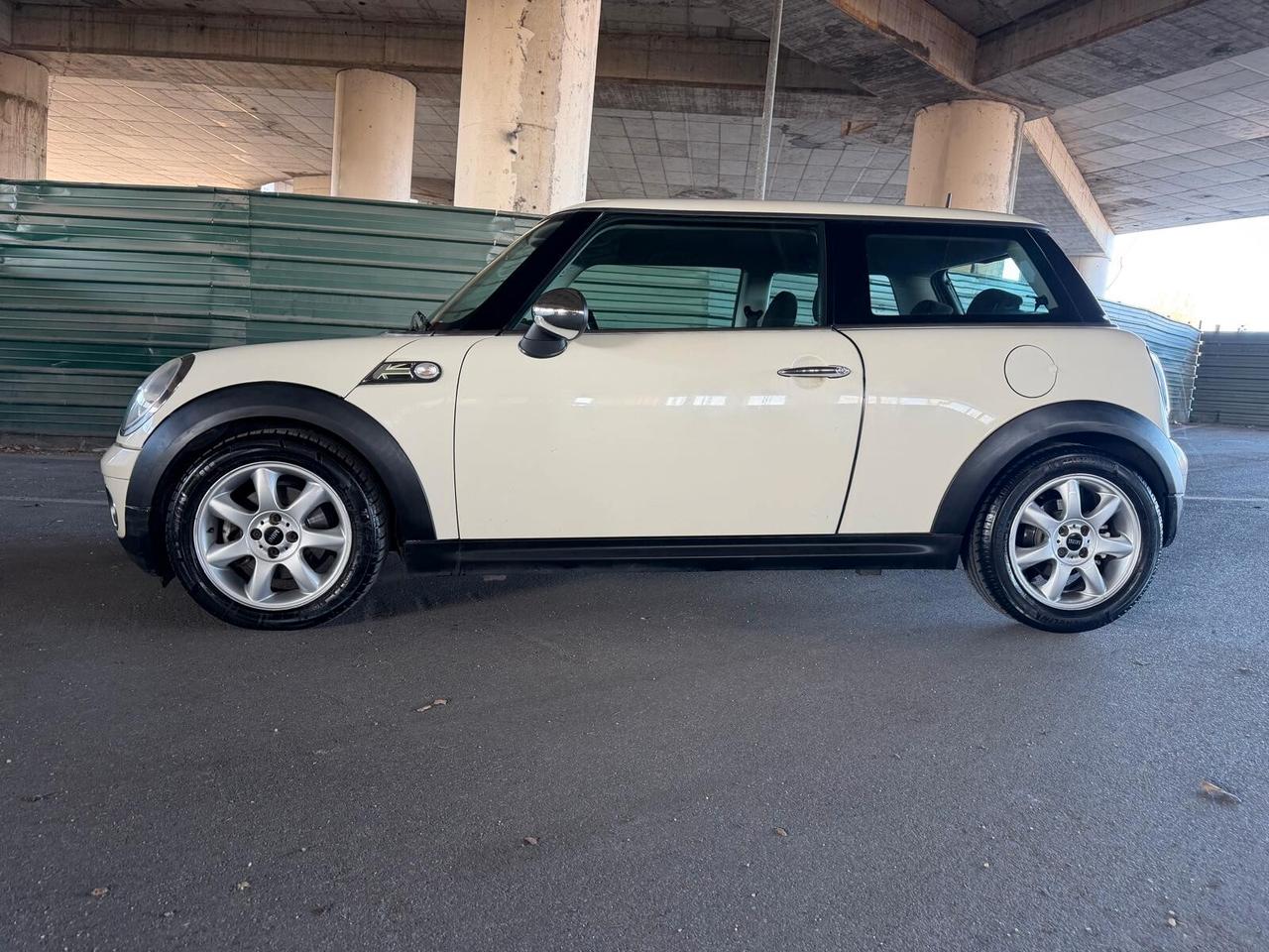 Mini 1.4 16V One Chili