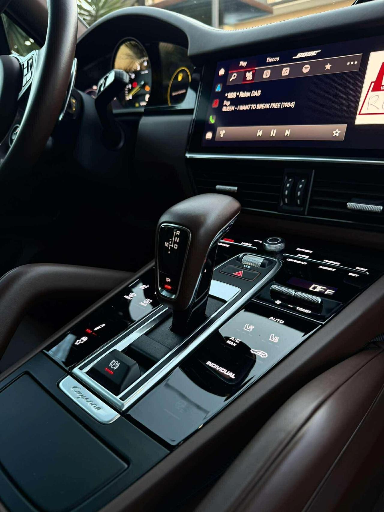 Porsche Cayenne Coupé 3.0 V6 E-Hybrid Platinum Edition