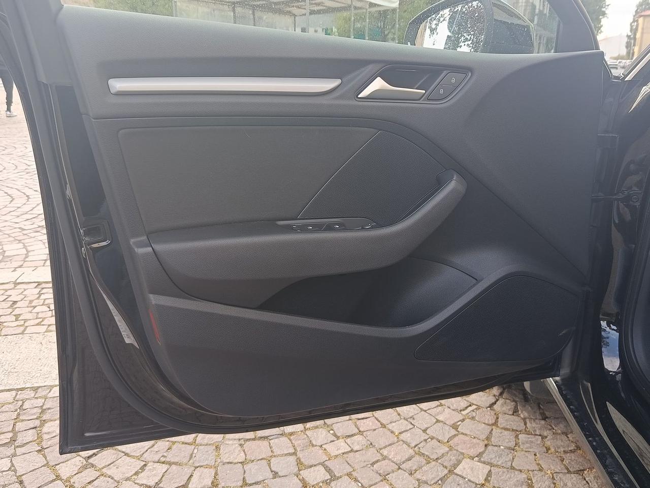 Audi A3 Business 1.6 30 TDI #10427