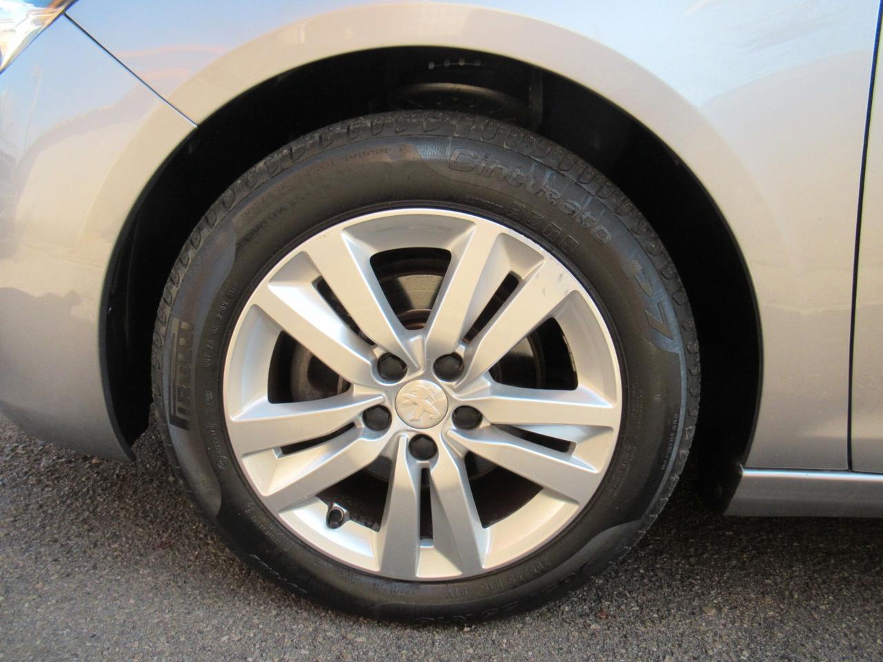 Peugeot 308 BlueHDi 130 S&S Allure